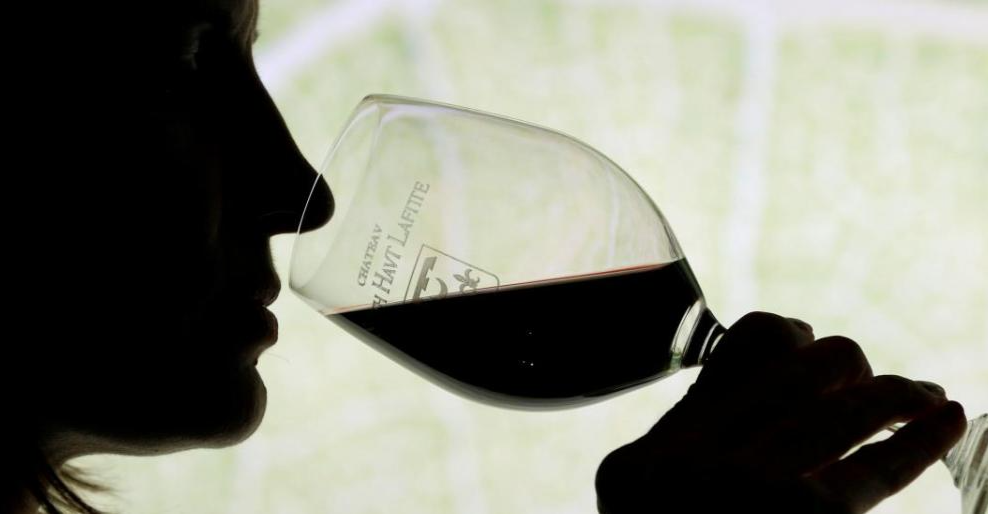 لأول مرة.. الكشف عن تأثير الكحول على "مراكز القرار" في الدماغ