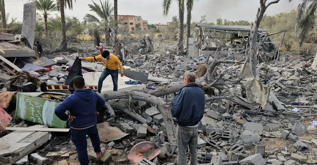 بينهم أطفال ونساء.. قتلى وجرحى إثر قصف إسرائيلي مكثف على قطاع غزة