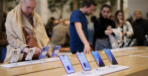 رسوم ترامب تقفز بأسعار آيفون ودعوات للمقاطعة والتوجه لأندرويد