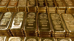 Spot gold steadies as shutdown and rate cut bets boost bullion
