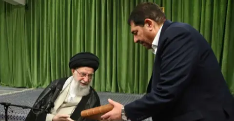 مستشار خامنئي يتهم إسرائيل بعرقلة اتفاق نووي "كان قاب قوسين أو أدنى"