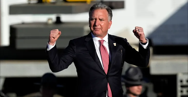 أول تعليق لمبعوث ترامب على محادثات مسقط