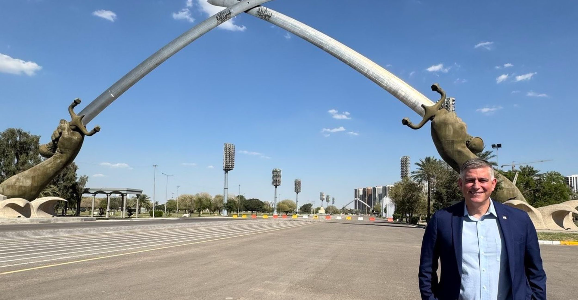 زار العراق بعد 17 سنة غياب.. نائب أمريكي: نحتاج للبقاء منخرطين في الشرق الأوسط