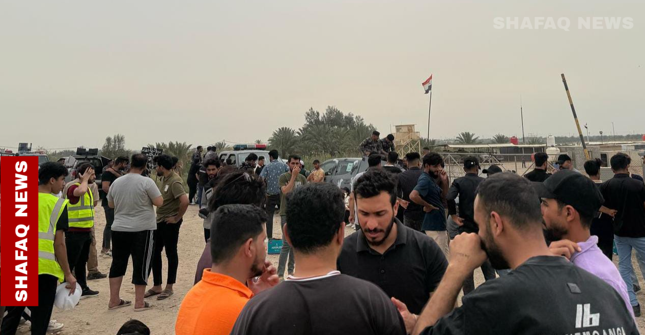 مهندسون عاطلون يحتجون ويلوحون بقطع طرق الحقول النفطية في البصرة