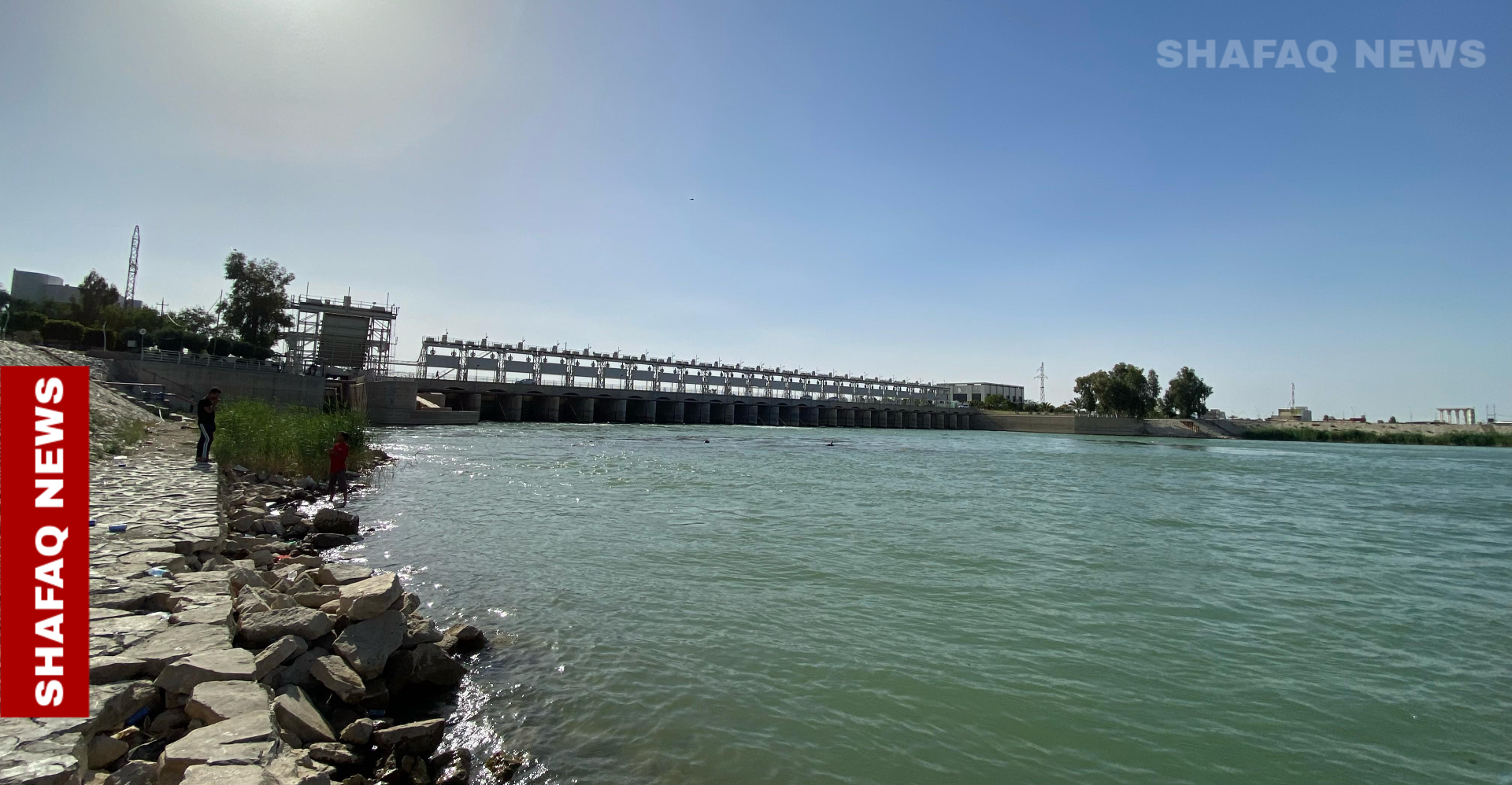 "الورار" يجلب اليأس لنفوس الصيادين.. الكهرباء تقتل الأسماك وتستثني "الشانك" (صور)