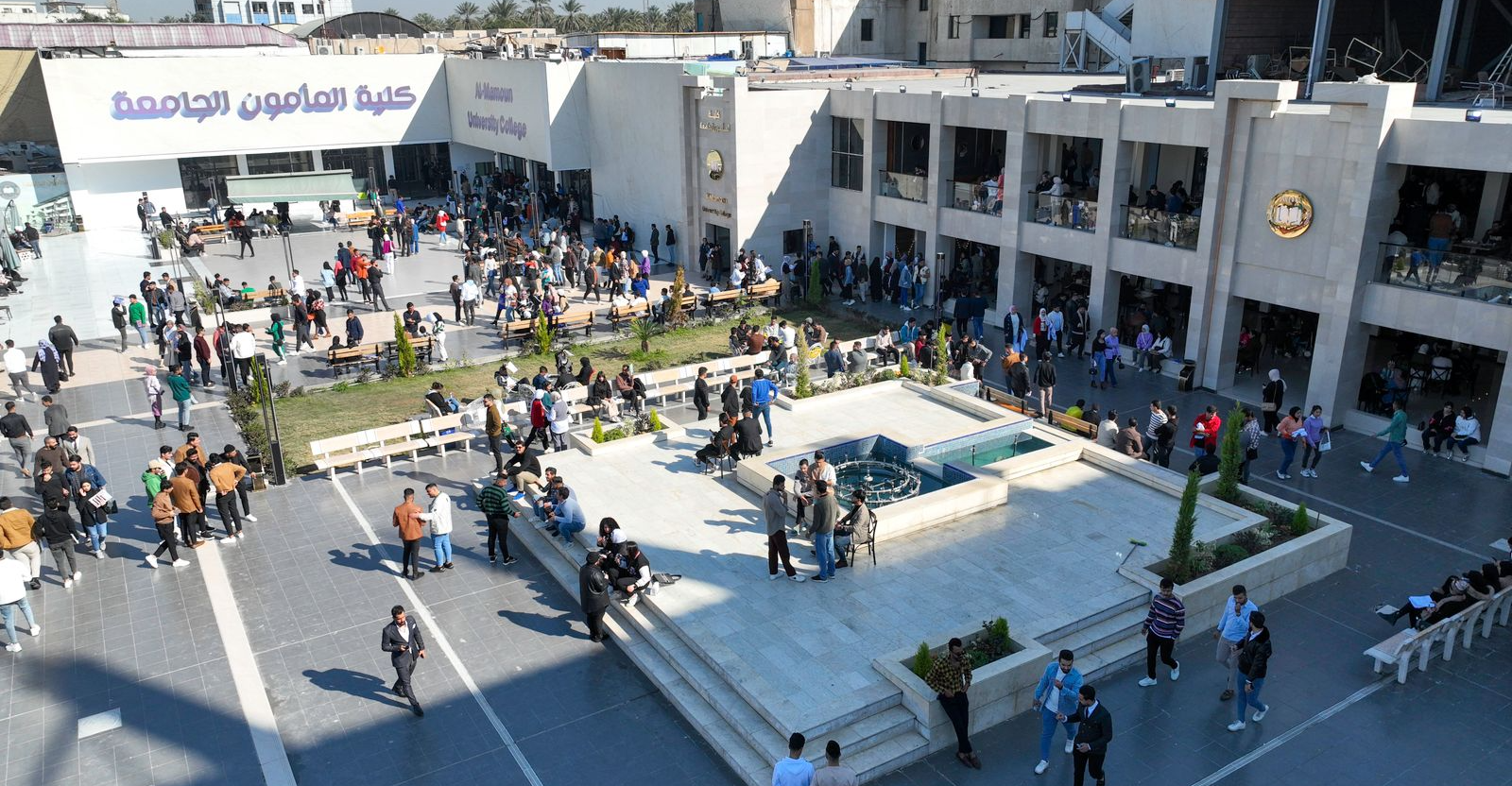 اندلاع حريق داخل جامعة في بغداد (فيديو)
