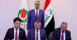 النفط توقع ملحق عقد تطوير حقل شرق بغداد لزيادة الانتاج الى 100 الف برميل يوميا