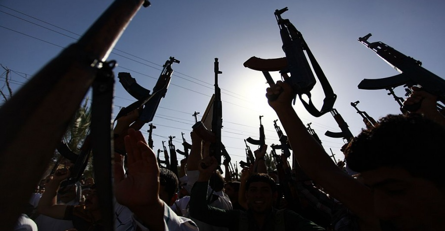 البصرة.. إصابة شرطيين وامرأة واعتقال 25 شخصاً بينهم شيخا عشيرة بنزاع عشائري