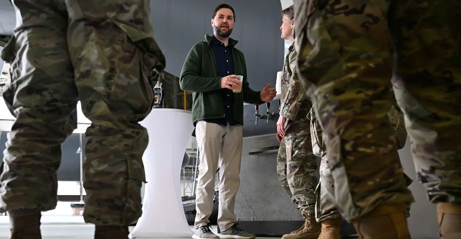 نائب ترامب: لا نهاية قريبة للحرب في أوكرانيا