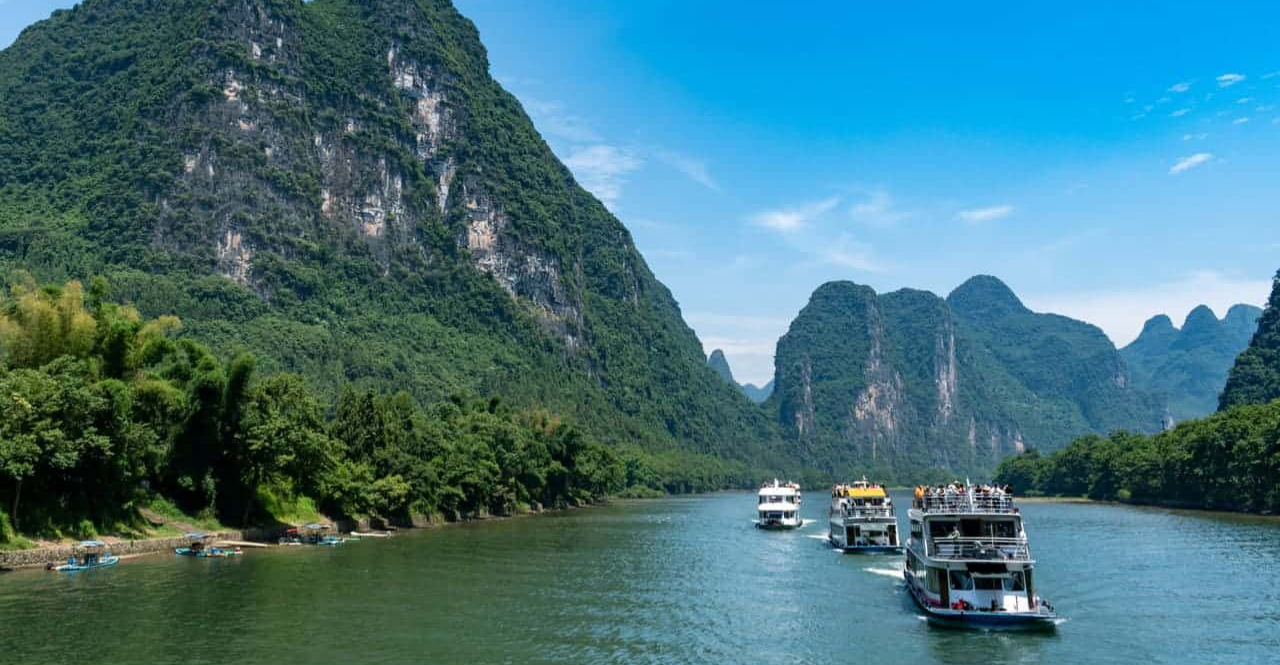 الصين.. مصرع 9 وإصابة 70 في غرق مركبين سياحيين