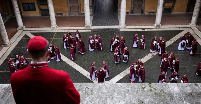الكرادلة يجتمعون مجدداً في الفاتيكان لاختيار البابا