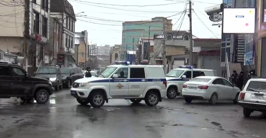 کەسەیلیگ چەکدار وە پەلاماریگ 3 ئەندام پولیس هاتوچو لە داغستان کوشن