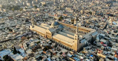 سوريا تشهد "أزمة ثقة" بين المواطن والسلطة مصدرها "التشكيلات المسلحة"