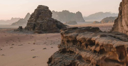 قرب العراق.. العثور على أول نيزك قمري بالشرق الأوسط (صورة)