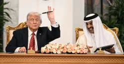 Trump under fire over Qatari jet gift