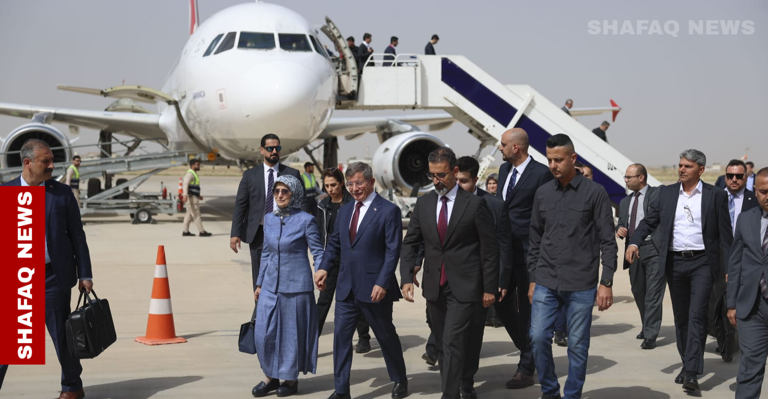 "طائرة أوغلو" تحط في كركوك بعد تعذر هبوطها بالسليمانية