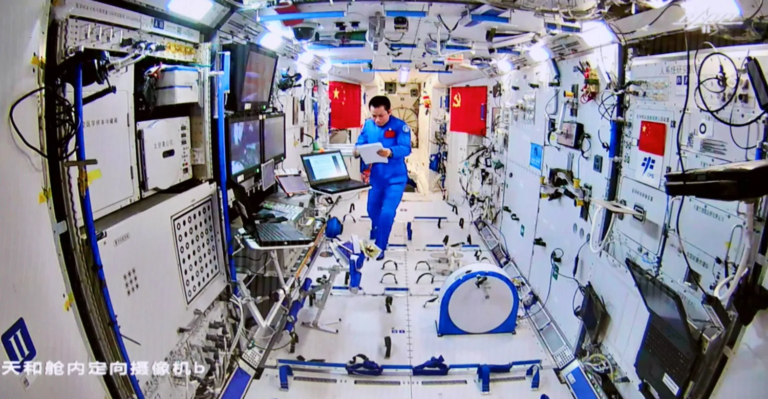 الكشف عن سلالة بكتيرية على متن محطة فضاء صينية