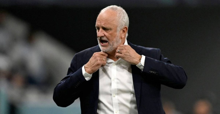 أرنولد يصل البصرة استعداداً لمواجهة كوريا الجنوبية ضمن تصفيات كأس العالم