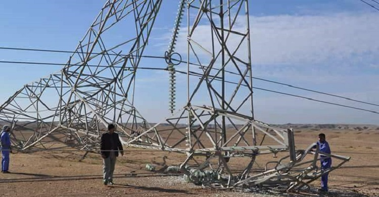 عاصفة تُسقط برجي كهرباء وتقطع الطاقة عن مناطق بمحافظتين عراقيتين