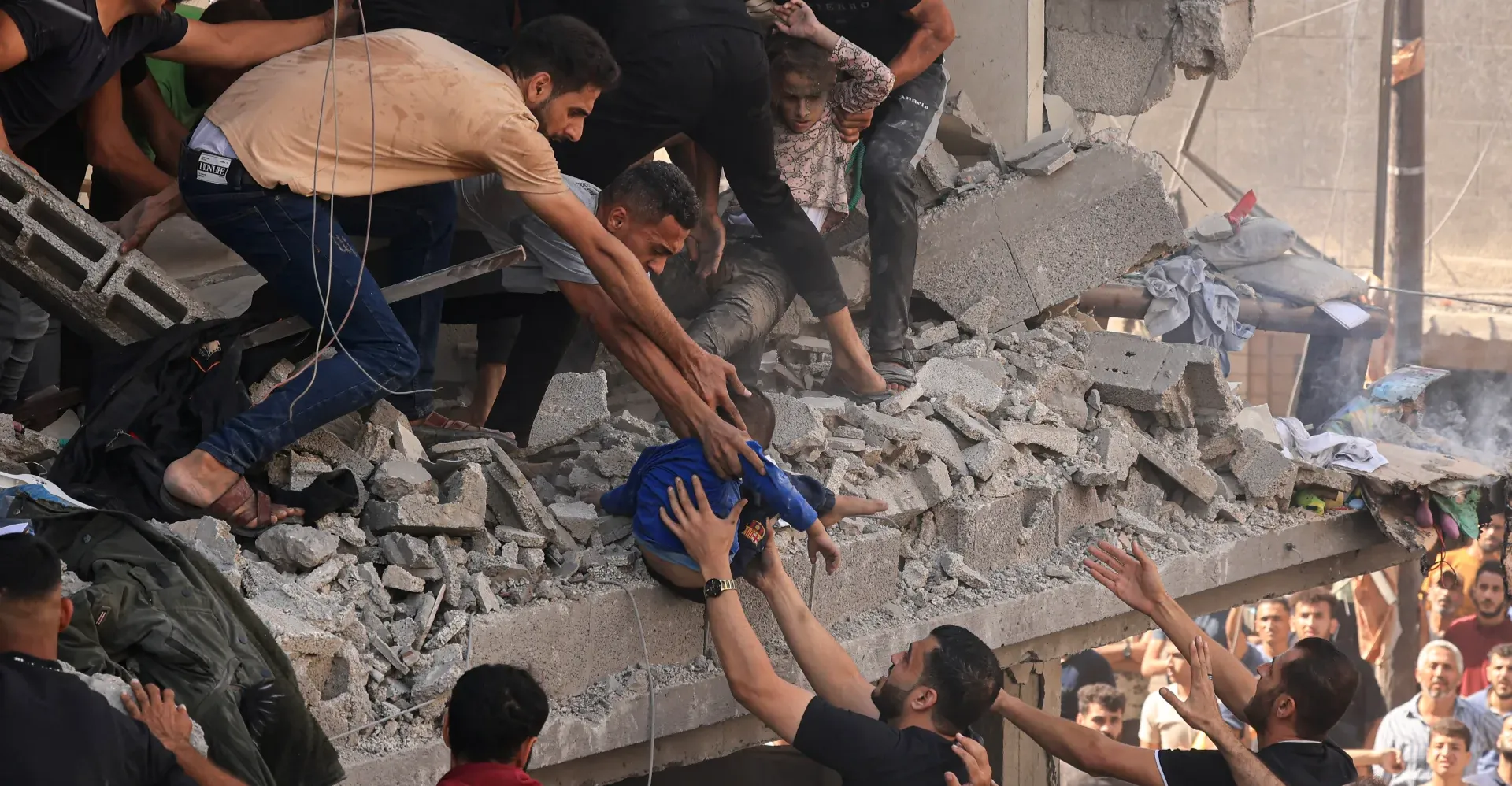 Israel killed +15 Palestinians, lost two soldiers in Gaza