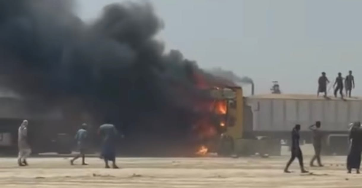 الحنطة في صلاح الدين.. احتراق شاحنة ومصادرة شحنتين غير خاضعتين للرقابة