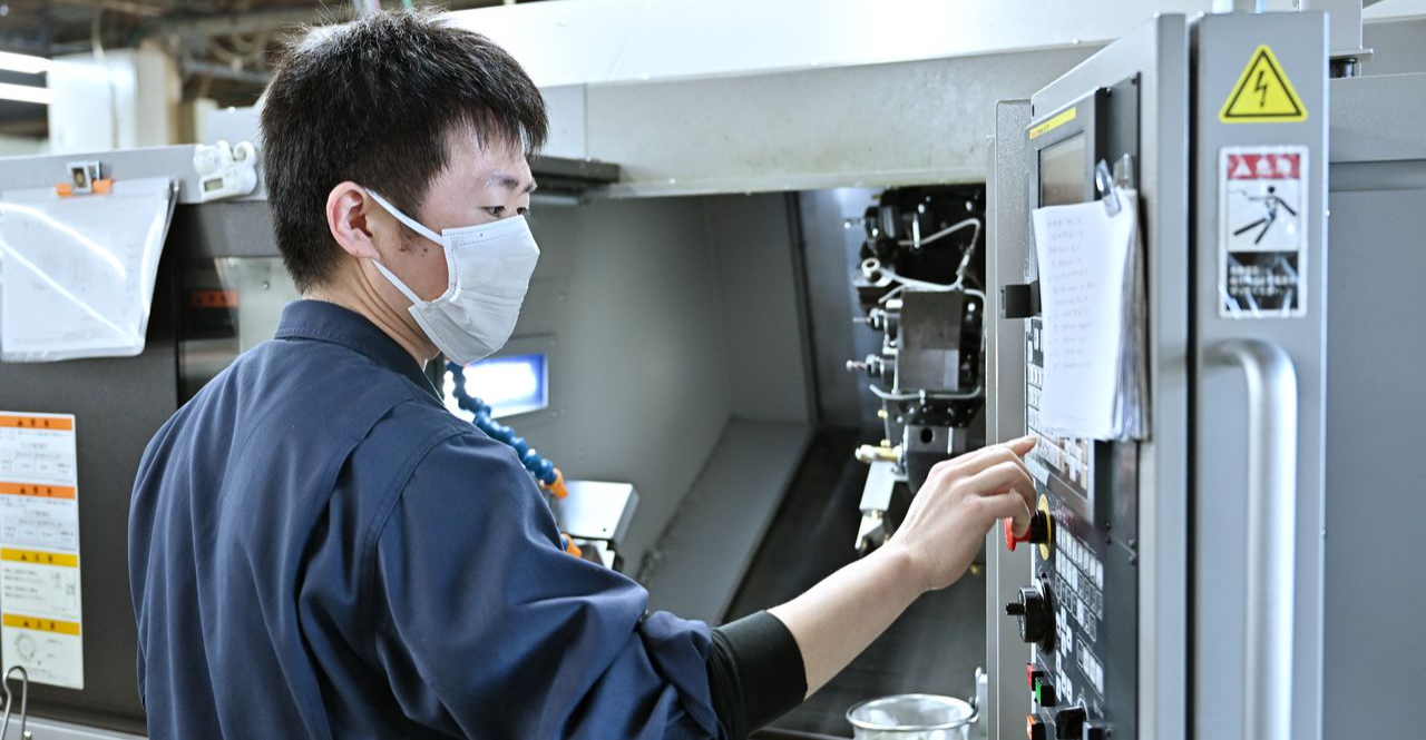 ضعف الطلب العالمي يضغط على الصناعة اليابانية