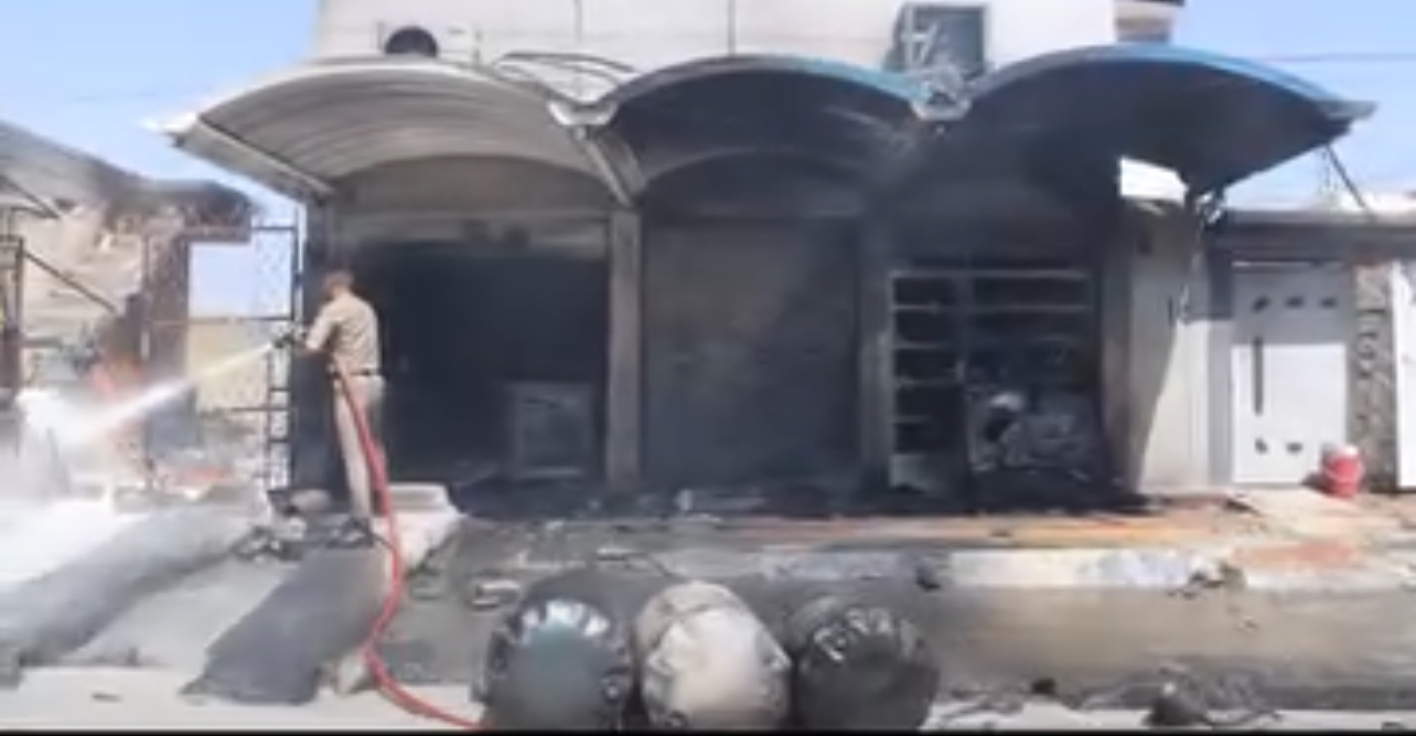 إخماد حريق التهم عدداً من المحال التجارية في الموصل