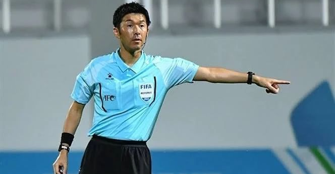 طاقم ياباني لقيادة مباراة العراق وكوريا الجنوبية