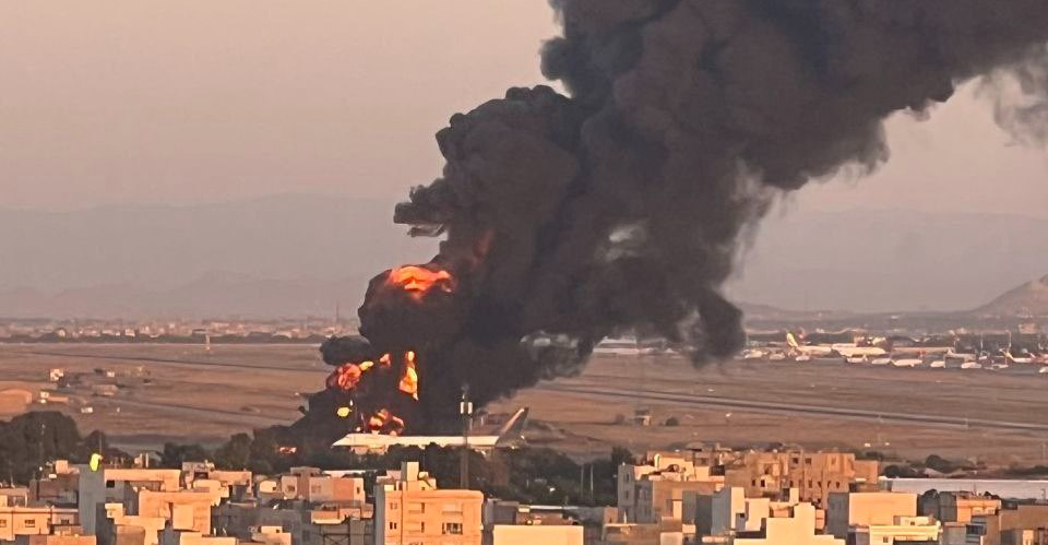 الجيش الإسرائيلي يعلن استهداف طائرة شحن عسكرية في مطار مشهد شرقي إيران