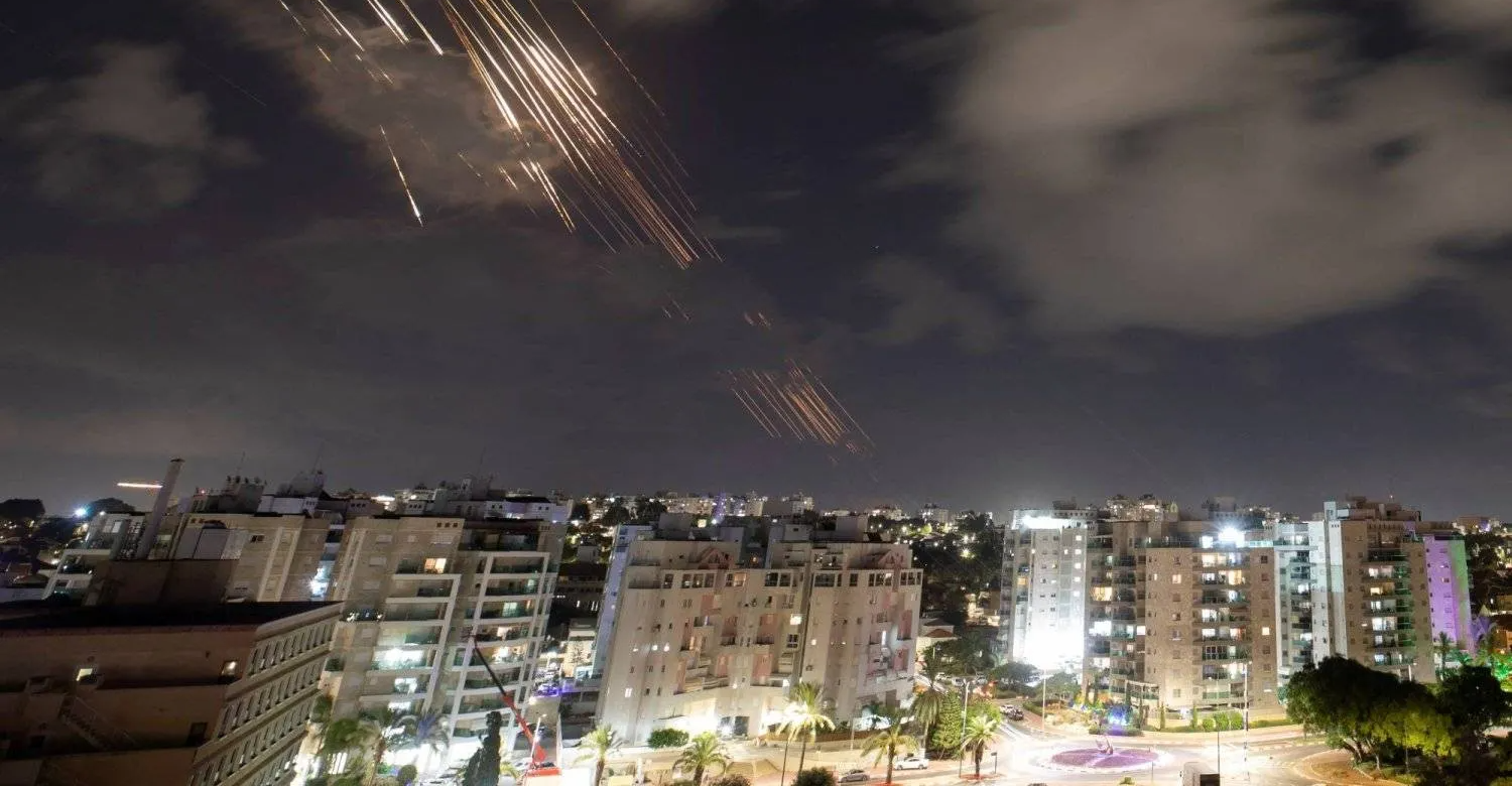 پەلامار ئیرانی نوویگ وە دەیان مووشەک وەبان ئیسرائیل