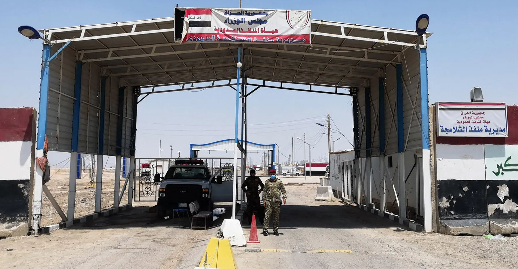 أجور خيالية لنقل العائدين من دول الجوار.. شهادات مؤلمة لعراقيين يشكون فوضى المنافذ