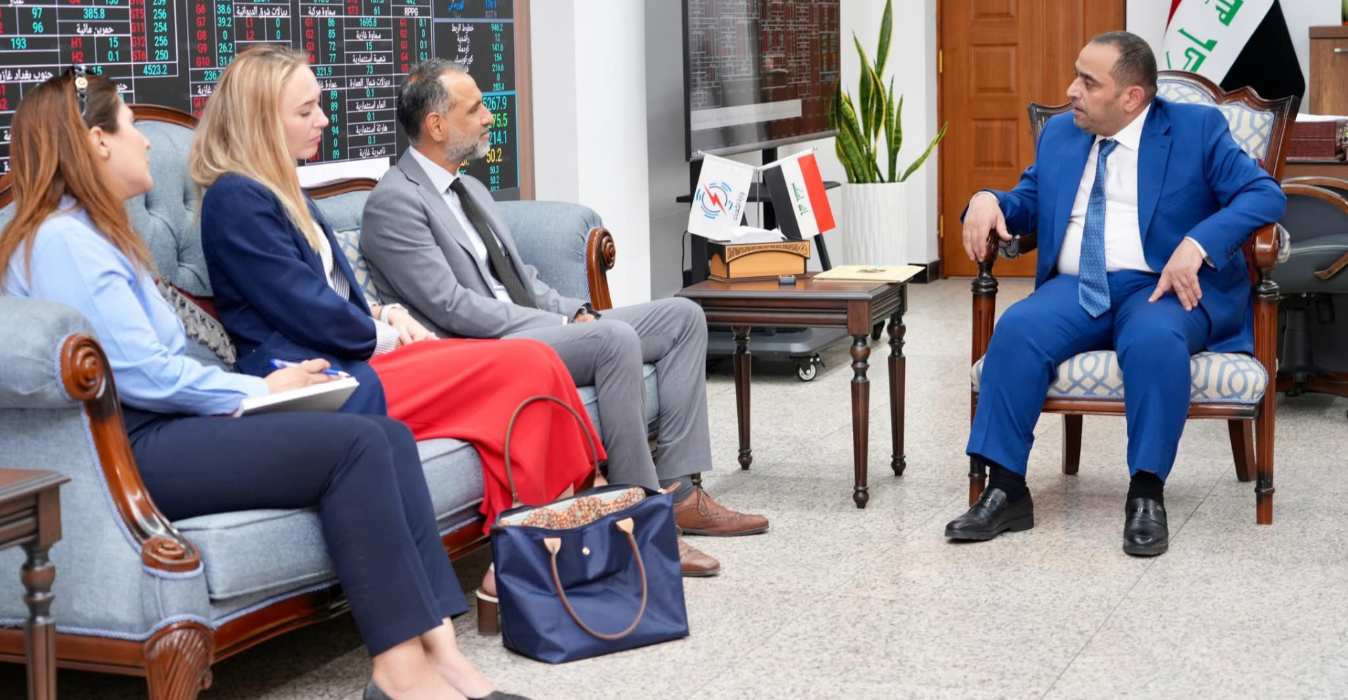 العراق وبريطانيا يبحثان تنفيذ مشاريع ‏الطاقة الشمسية لدعم منظومة الكهرباء