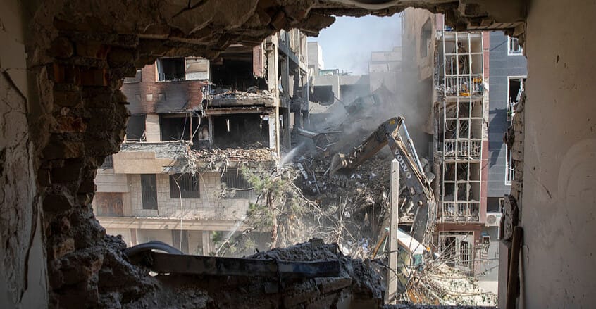 وەزارەت تەندروستی ئیران شمارەی کوشیان و زخمداریەیل لە سەرەتای پەلامارەگەی ئیسرائیل تا ئیسە راگەیان