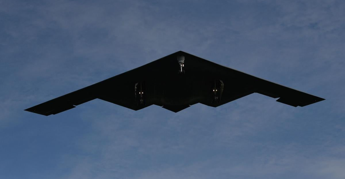 مسؤول أميركي: قاذفات B-2 الأميركية شاركت في ضرب المواقع النووية الإيرانية