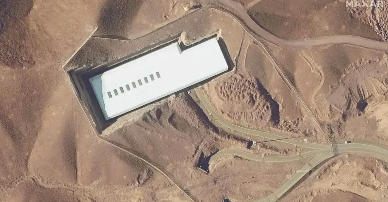 رويترز: إيران نقلت اليورانيوم المخصب من فوردو قبل الهجوم الأمريكي