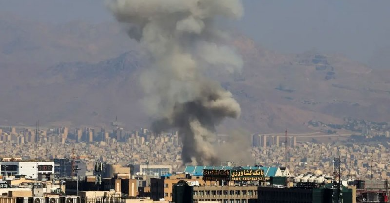 قصف إسرائيلي "واسع" على إيران يتسبب بقطع الكهرباء وبث قناة تلفزيونية