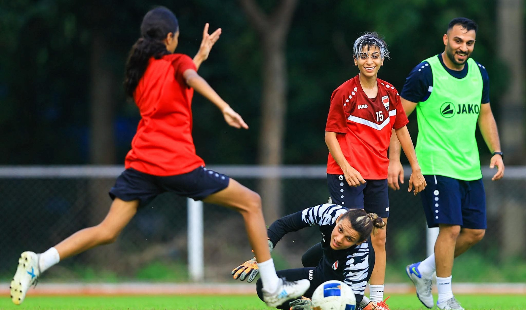 سيدات العراق لكرة القدم يكملن استعداداتهن لمواجهة منغوليا بتصفيات كأس آسيا