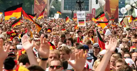 القضاء الألماني يدين اتحاد كرة القدم بقضية "احتيال" بمونديال 2006