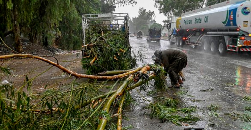 الفيضانات والعواصف تودي بحياة 11 شخصاً في باكستان