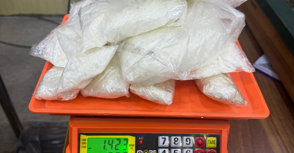 ضبط مسافر أجنبي بحوزته كيلوغرام من "الكريستال" في منفذ حدودي عراقي