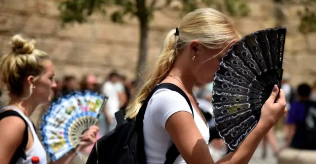 أوروبا تشتعل.. موجة حر تضرب القارة العجوز وتحذيرات من وفيات وأزمات