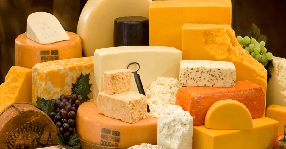 دراسة حديثة: تناول الجبن قبل النوم مسؤول عن 93% من كوابيسنا