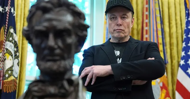 فضيحة داخل مؤسسات أمريكية.. بيانات حساسة بحوزة ماسك