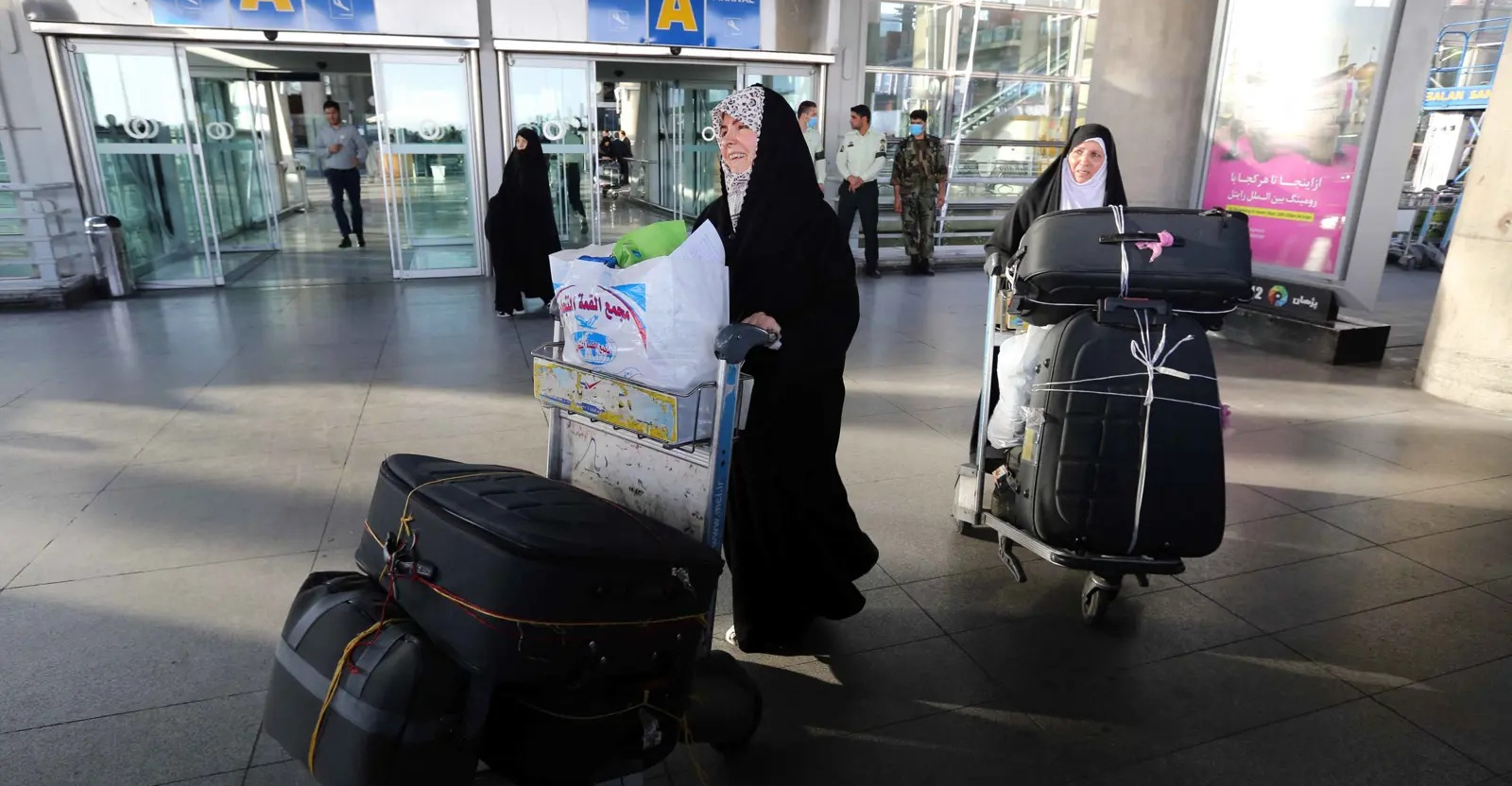 Iran reimposes airspace ban