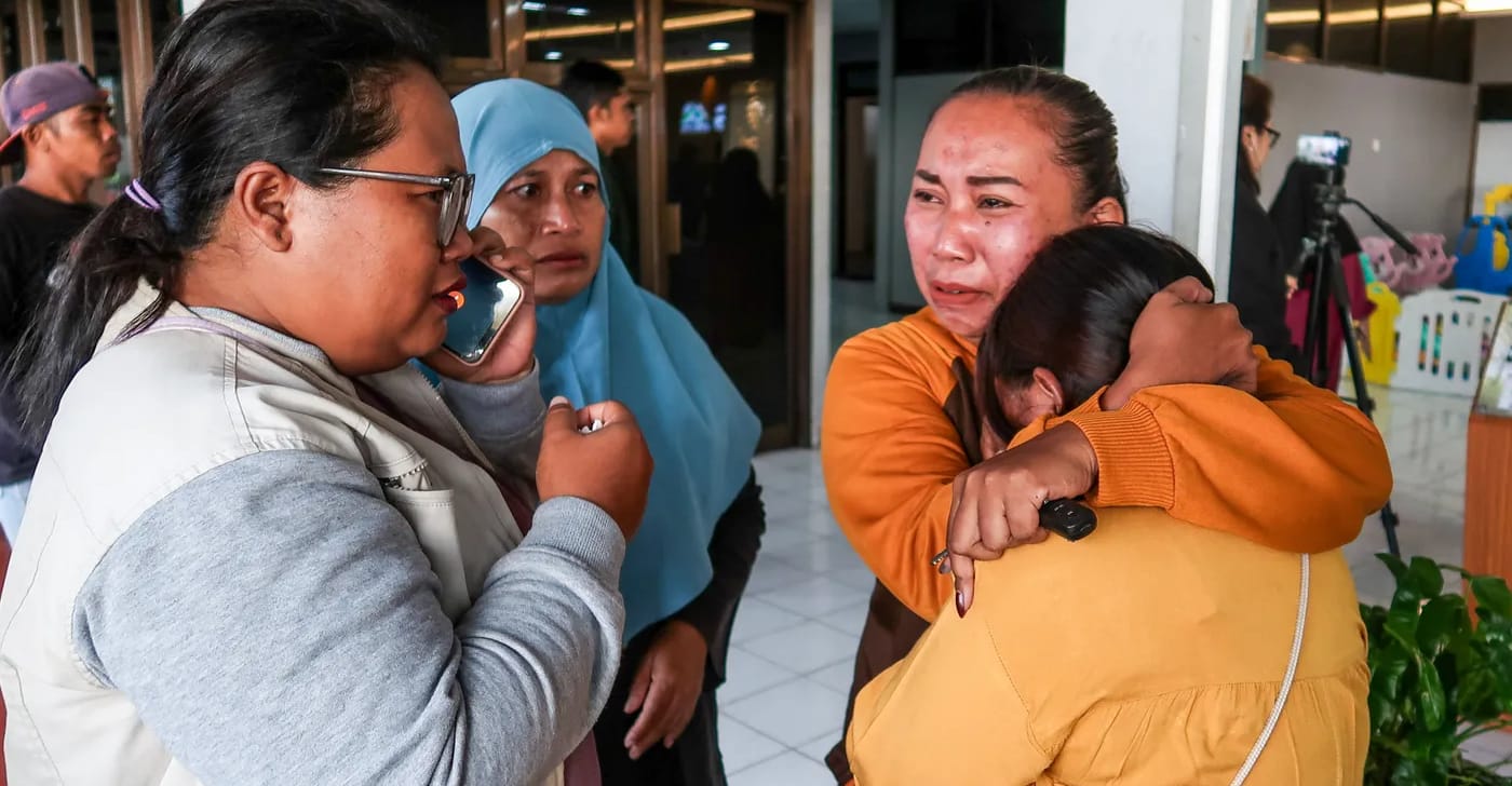وە مدوو نوقمبوین کەشتییگ لە ئەندەنوسیا چوار کەس مردن و دەیان کەسیش بيسەروشوین بوین