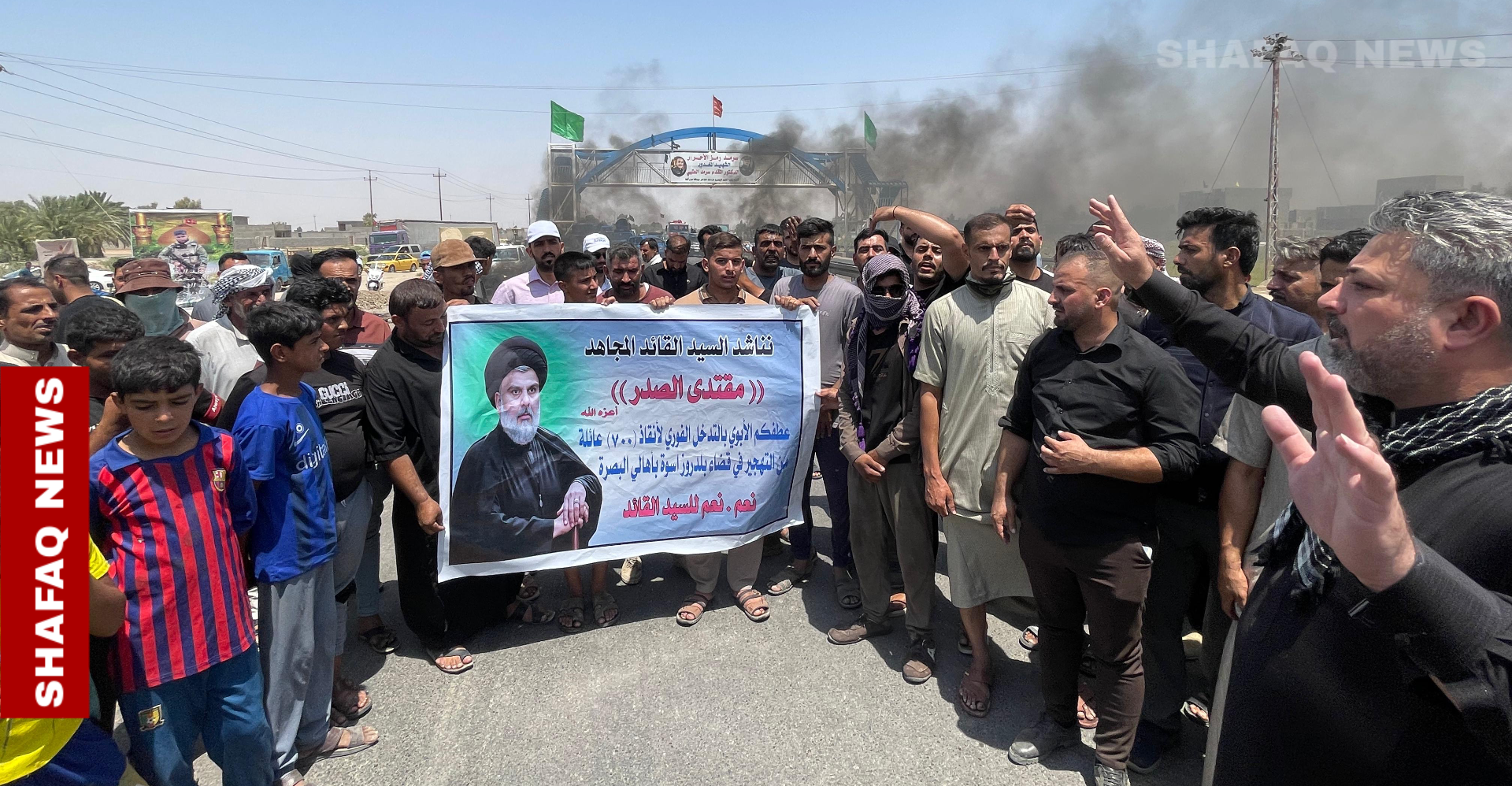 متظاهرون غاضبون يقطعون طريقاً مهماً في ديالى (صور)