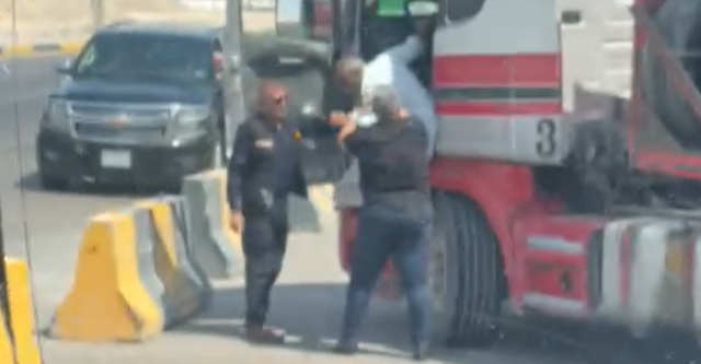 فيديو صادم.. ضرب سائق شاحنة في أم قصر.. والموانئ تتحرك