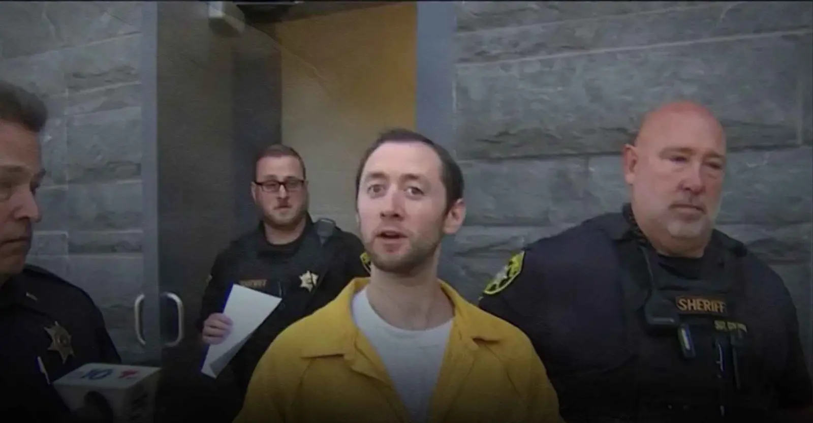 شاب من ولاية بنسلفانيا يقطع رأس والده بتهمة "خيانة أمريكا"