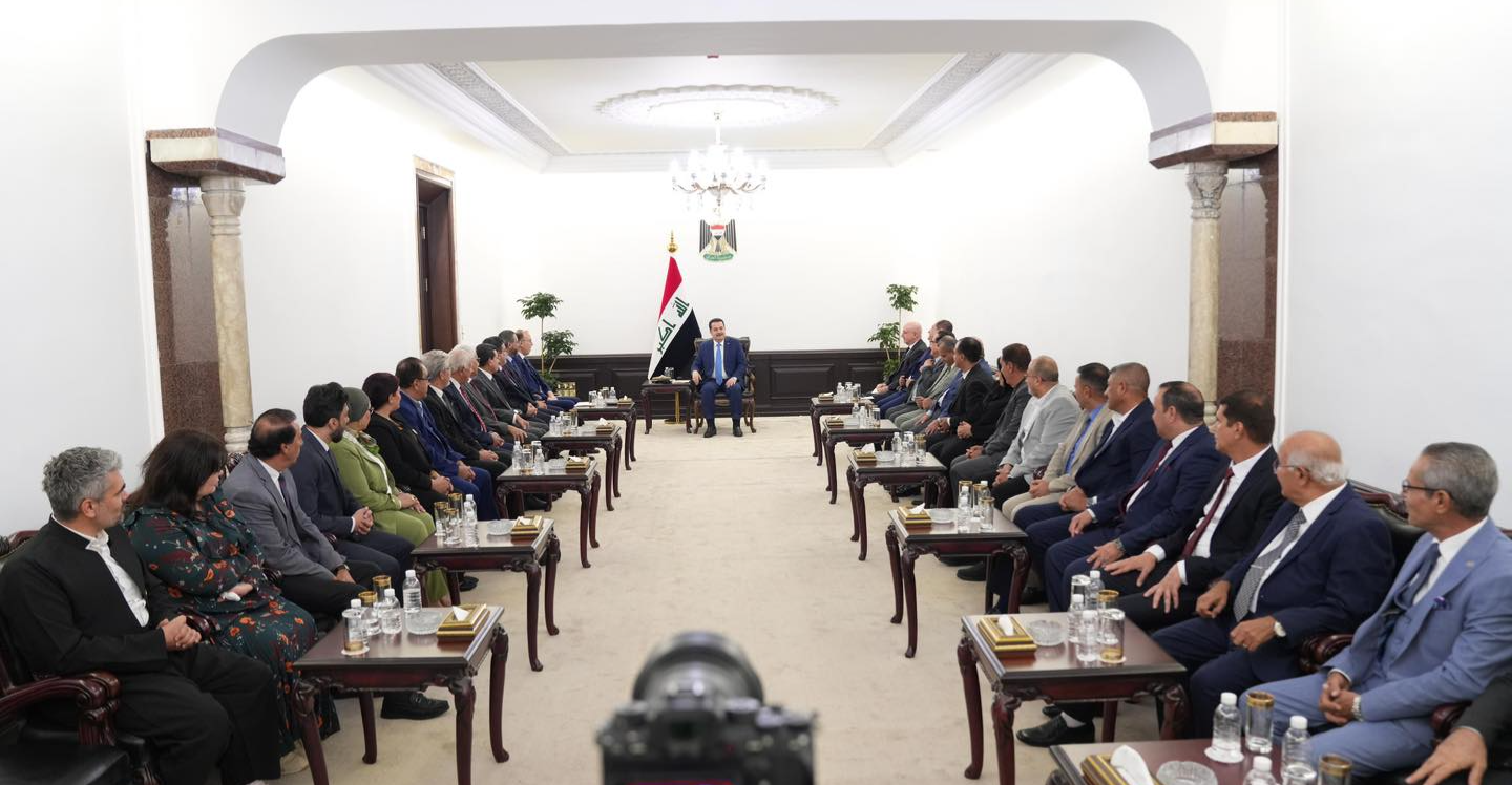 قطع أراضٍ وامتيازات أخرى لأعضاء اتحاد عراقي