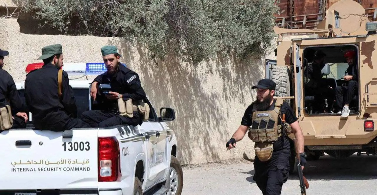Israeli airstrikes hit Syrian tanks as clashes escalate in Suwayda